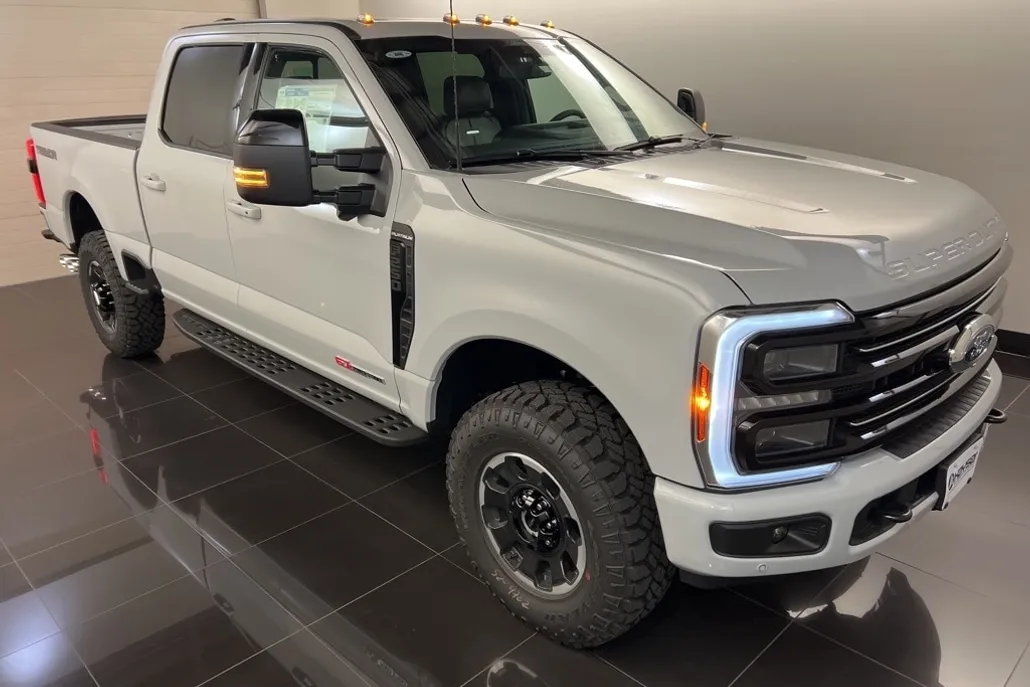 2026 Ford F-250 Platinum photo 1