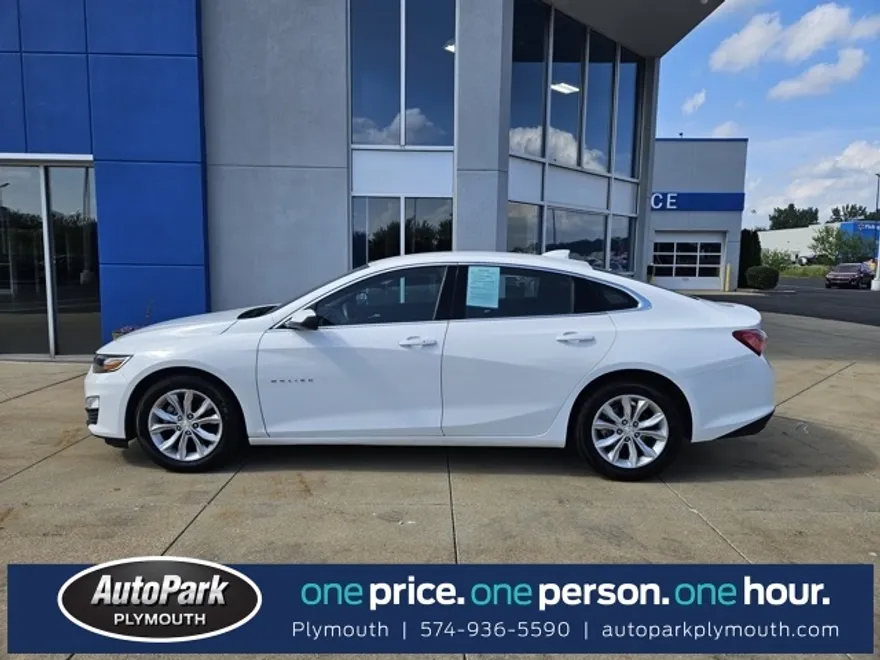 2022 Chevrolet Malibu 1LT photo 1