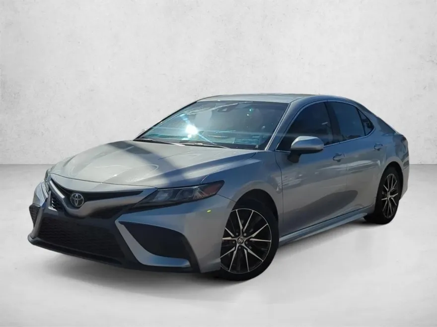 2021 Toyota Camry SE photo 1