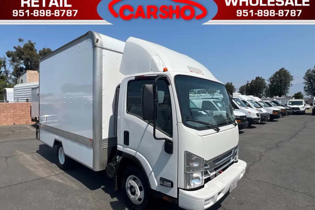 2020 Isuzu NPR photo 1