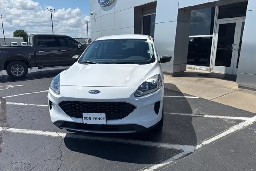 2022 Ford Escape SE photo 1