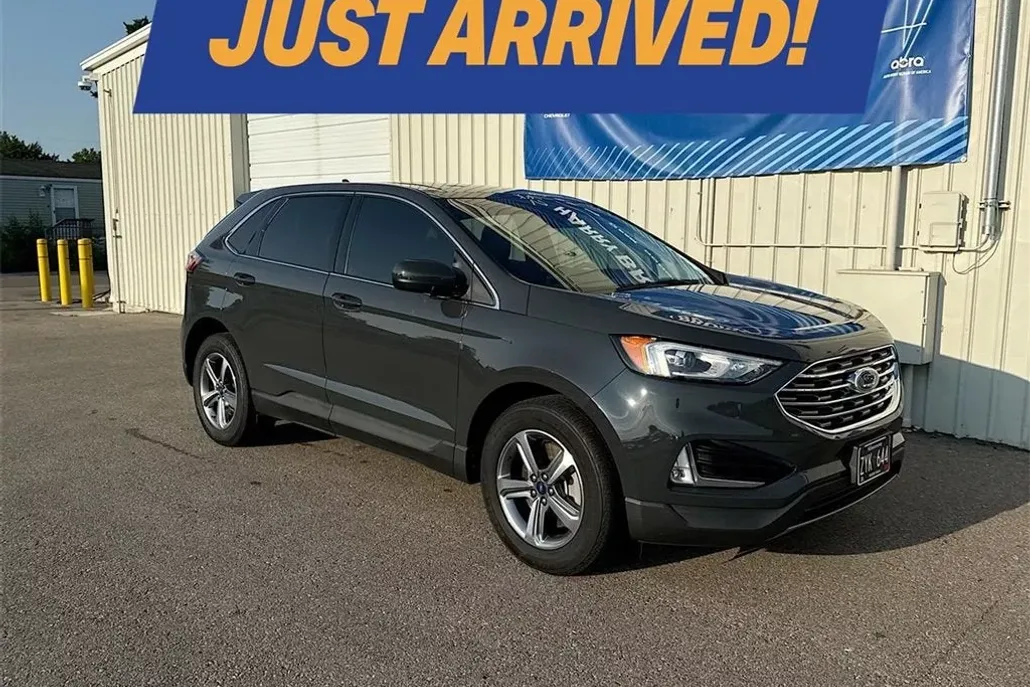 2021 Ford Edge SEL photo 1