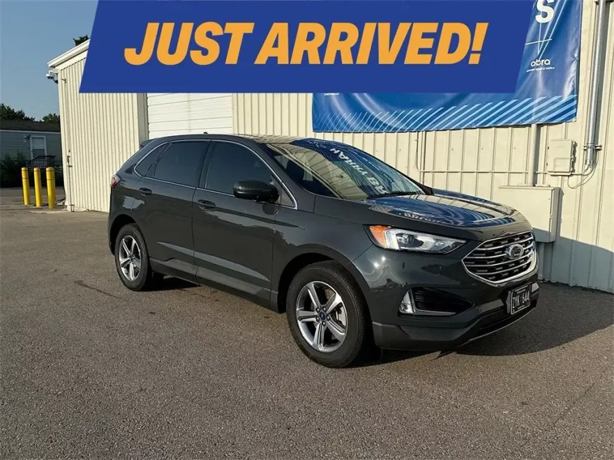 2021 Ford Edge SEL photo 1