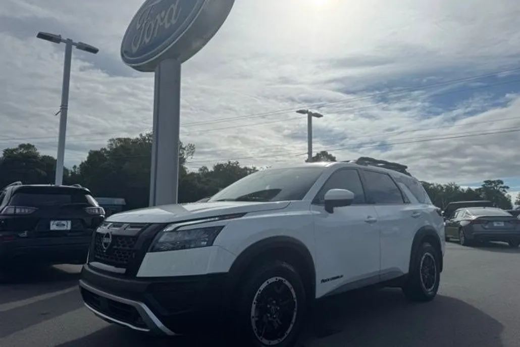 2024 Nissan Pathfinder Rock Creek photo 1