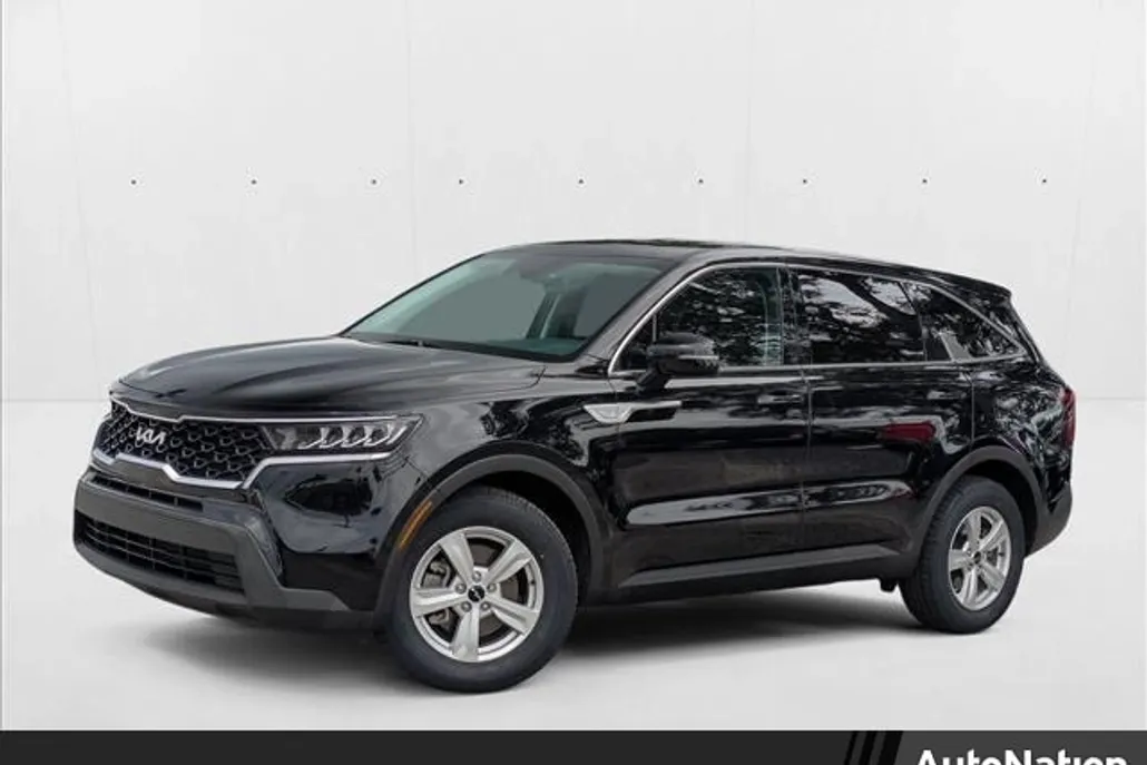 2023 Kia Sorento LX photo 1