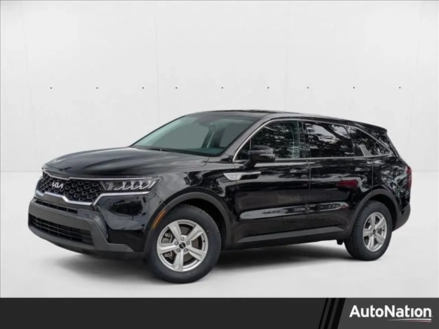 2023 Kia Sorento LX photo 1