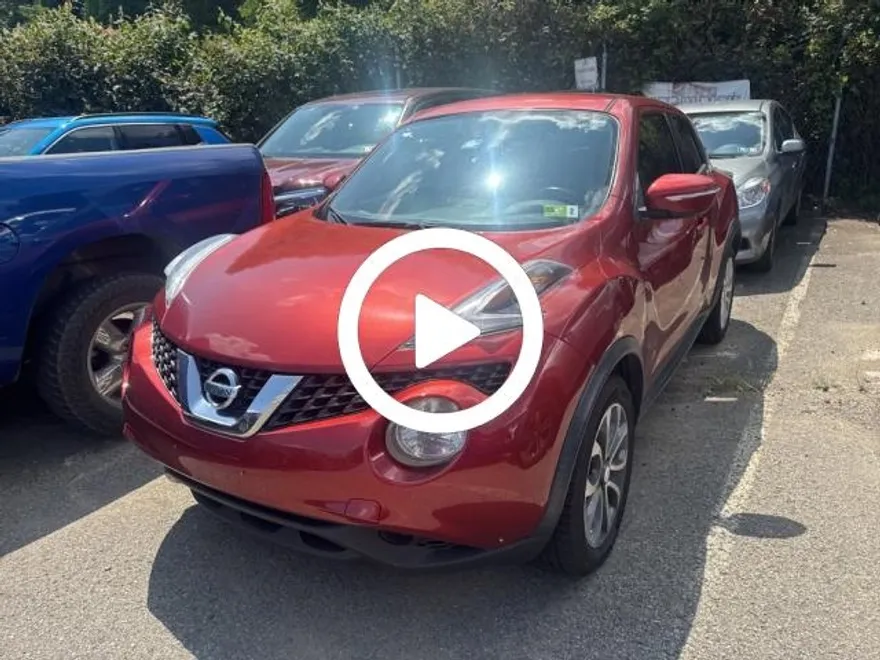 2017 Nissan Juke SV photo 1