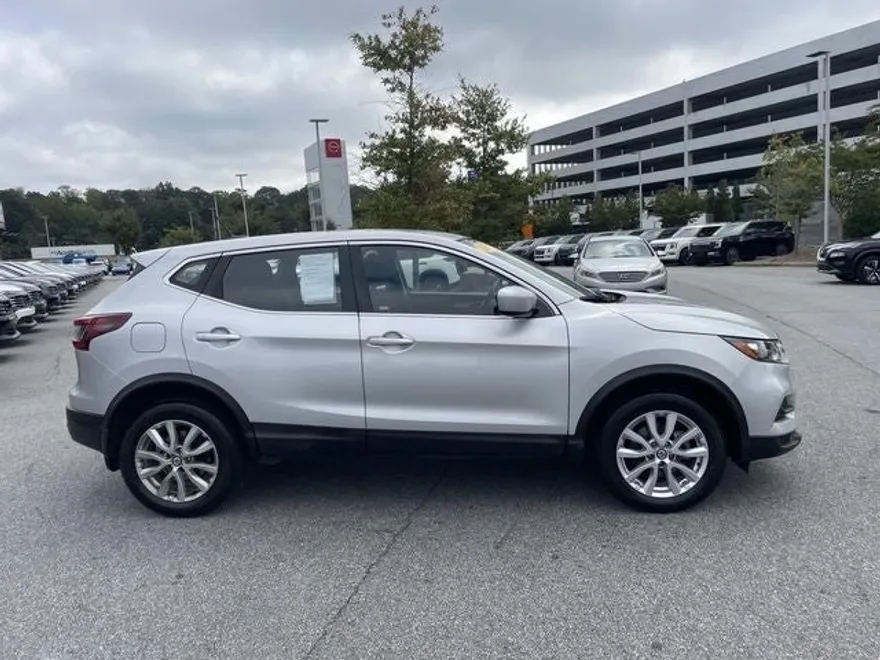2020 Nissan Rogue Sport S photo 1