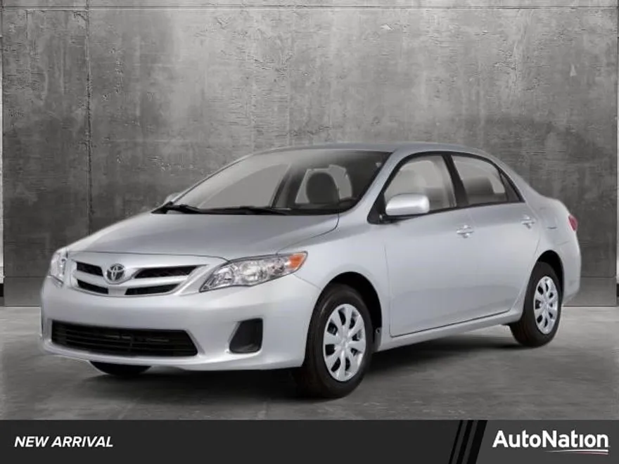 2011 Toyota Corolla LE photo 1