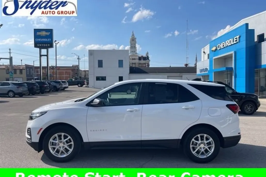 2024 Chevrolet Equinox LS photo 1