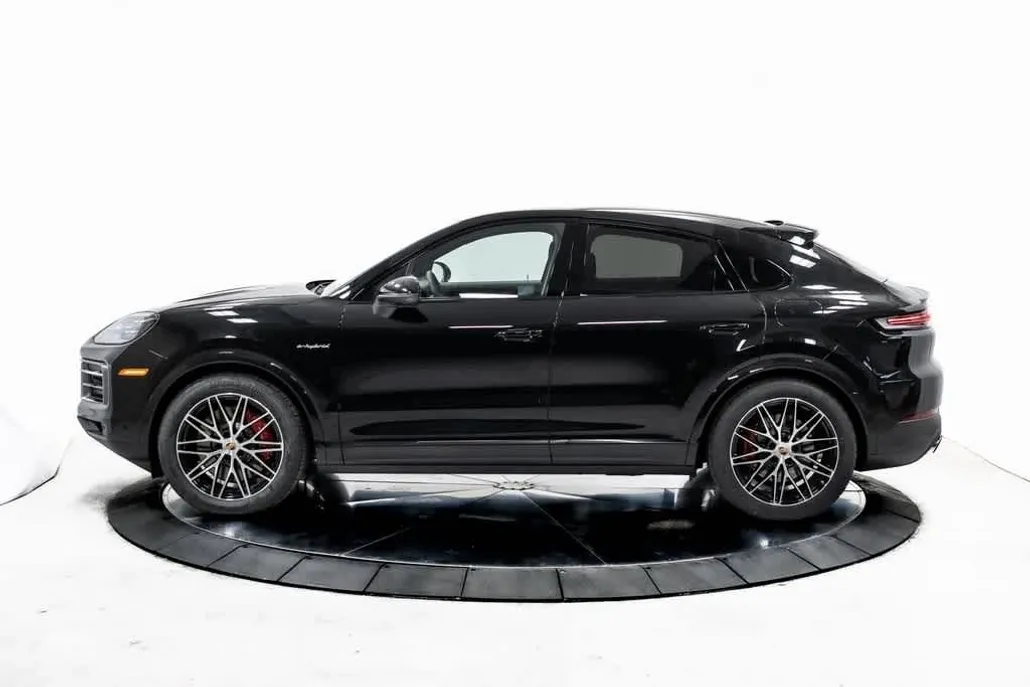2025 Porsche Cayenne E-Hybrid Coupe S photo 1