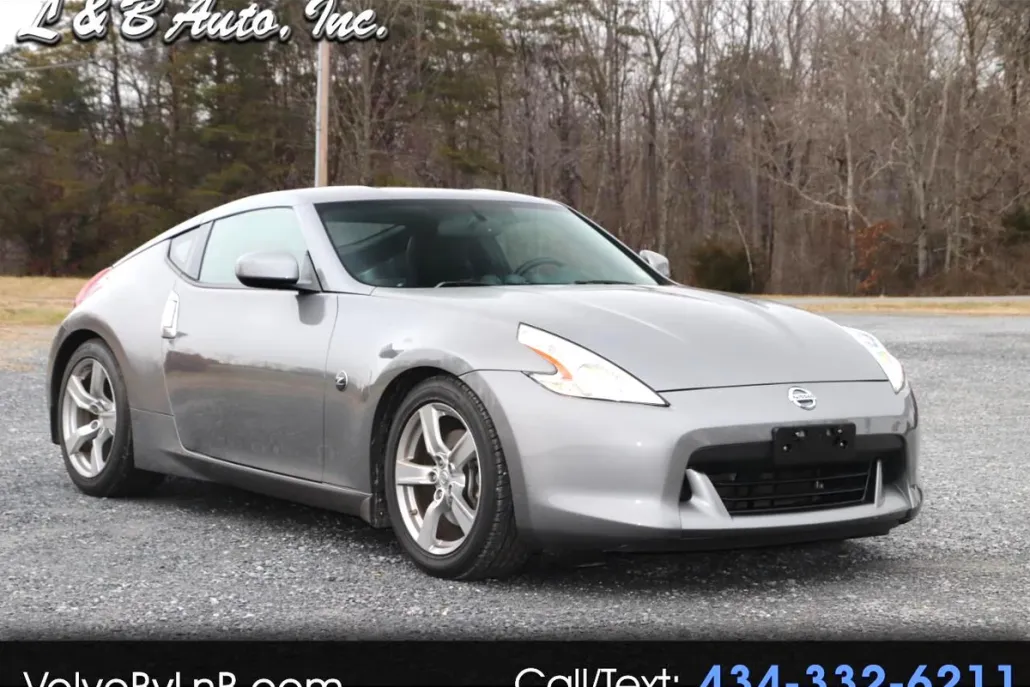 2010 Nissan 370Z Touring photo 1