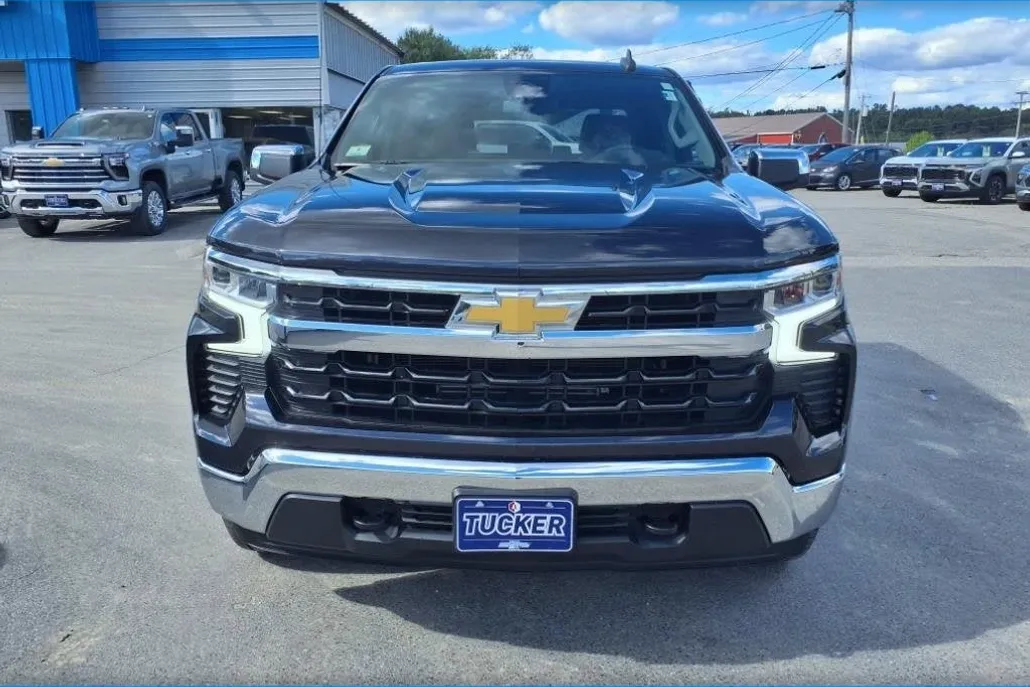 2022 Chevrolet Silverado 1500 LT photo 1
