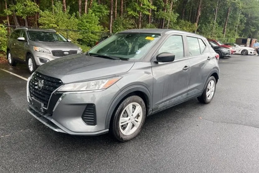 2021 Nissan Kicks S photo 1