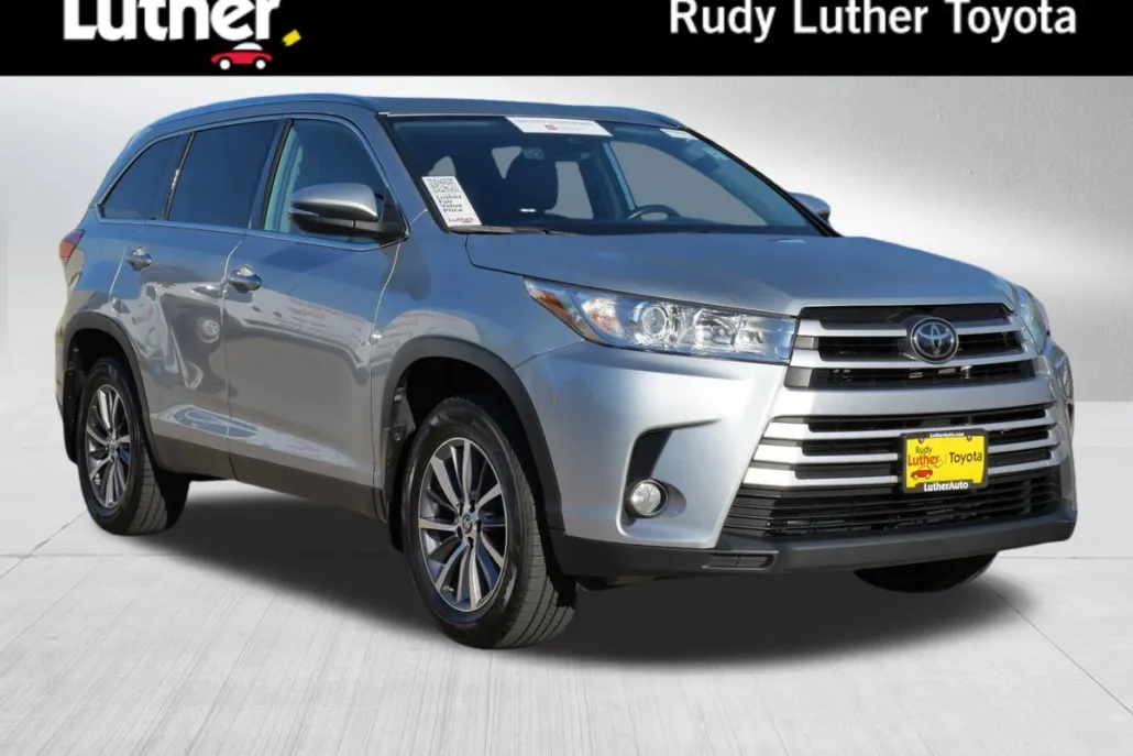 2019 Toyota Highlander SE XLE photo 1