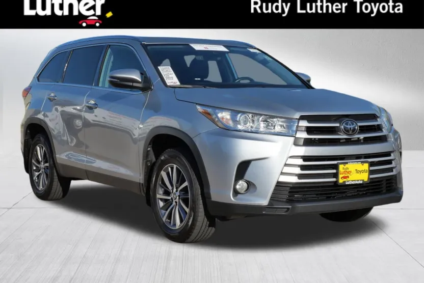 2019 Toyota Highlander SE XLE photo 1