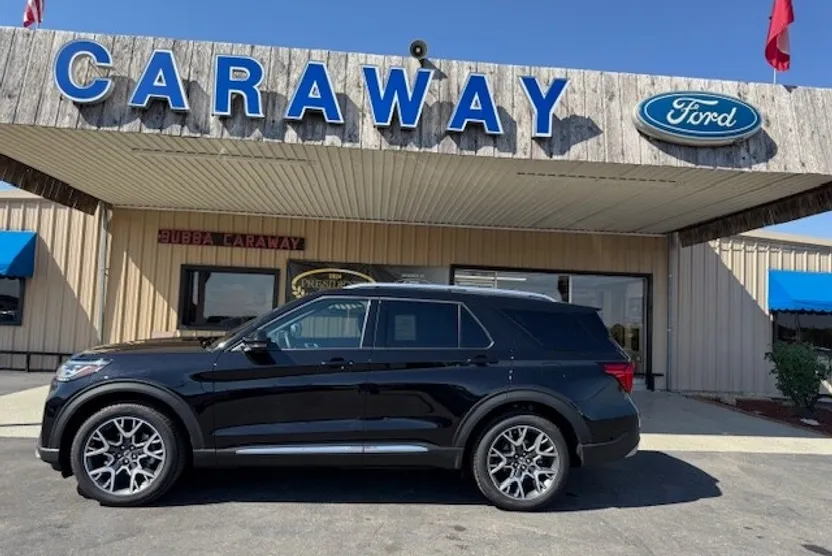 2025 Ford Explorer Platinum photo 1