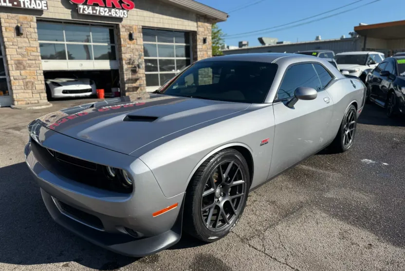 2016 Dodge Challenger R/T Scat Pack photo 1