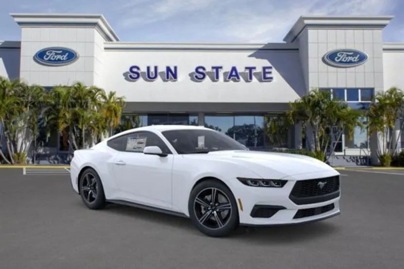 2025 Ford Mustang photo 1