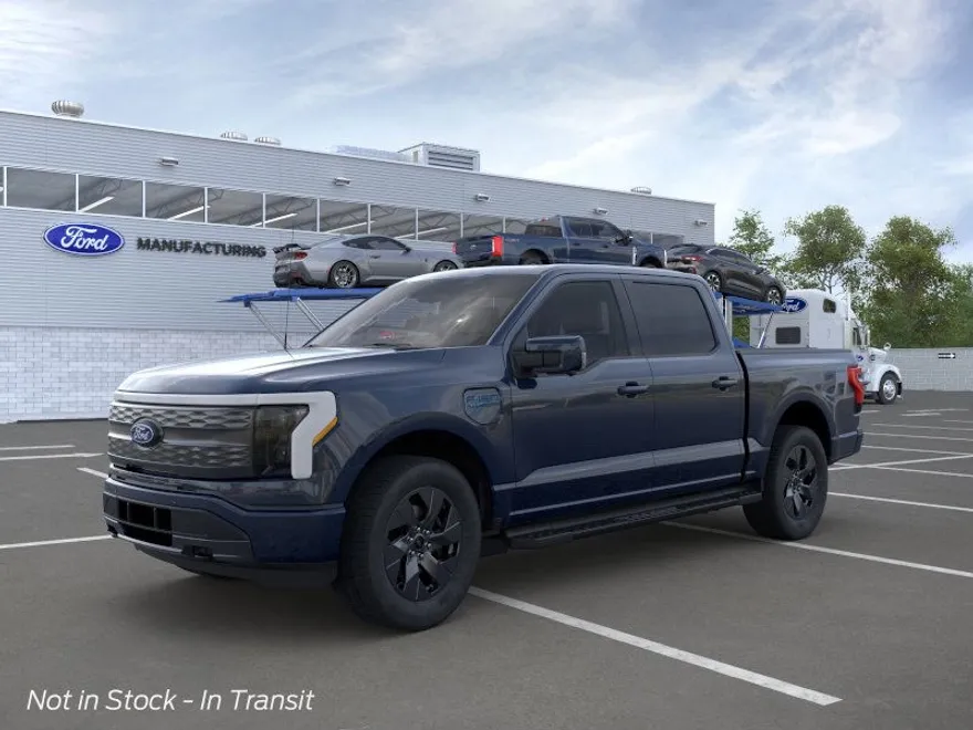 2025 Ford F-150 Lightning Lariat photo 1