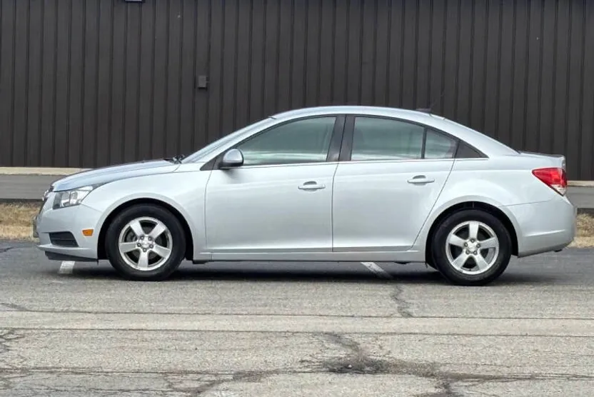 2014 Chevrolet Cruze photo 1