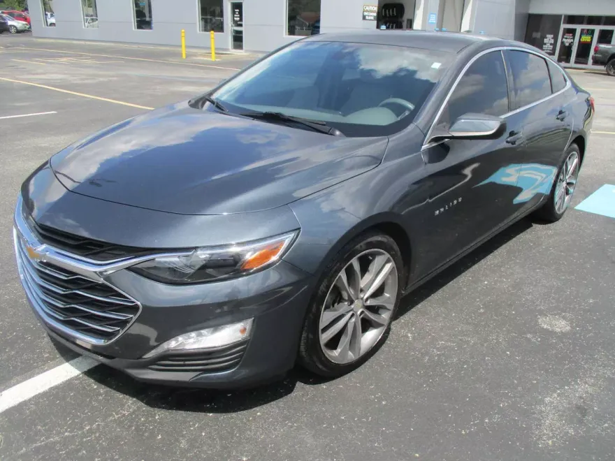 2021 Chevrolet Malibu 1LT photo 1