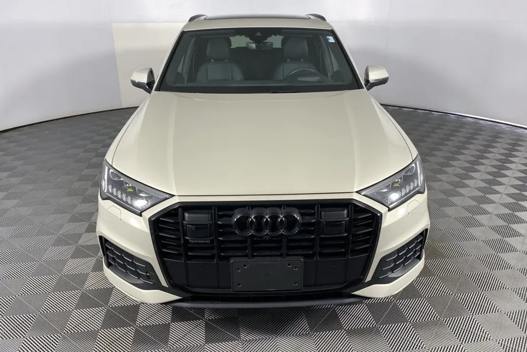 2023 Audi Q7 55 Prestige photo 1