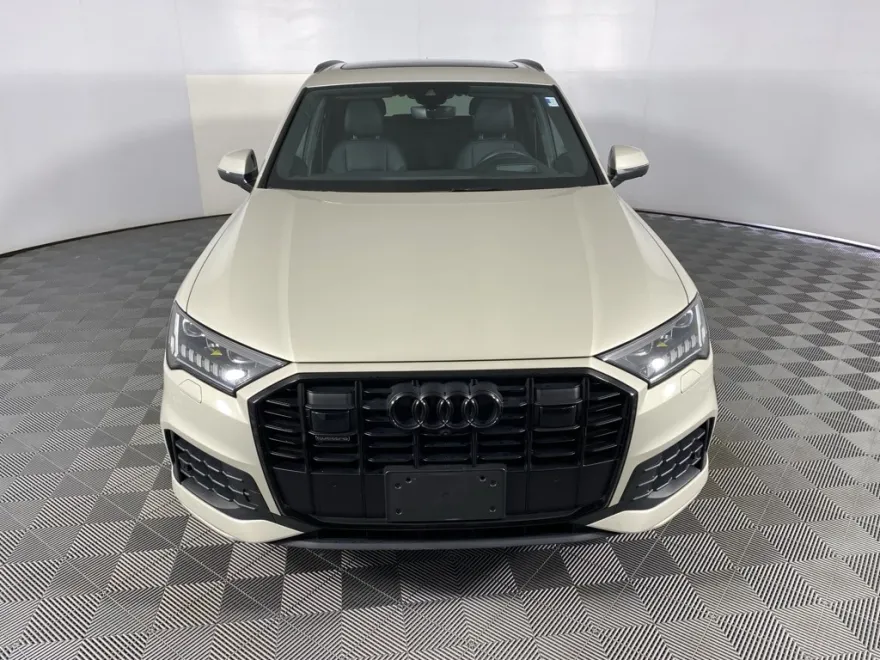 2023 Audi Q7 55 Prestige photo 1