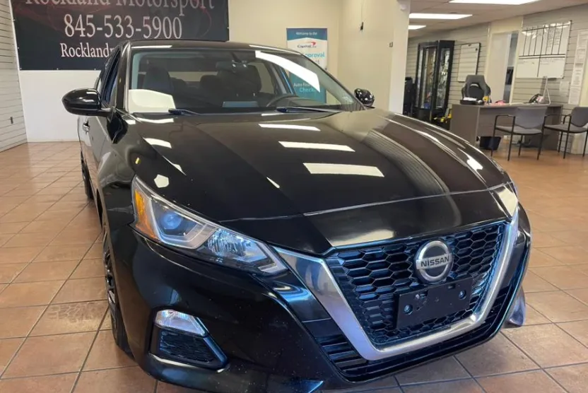 2020 Nissan Altima 2.5 photo 1