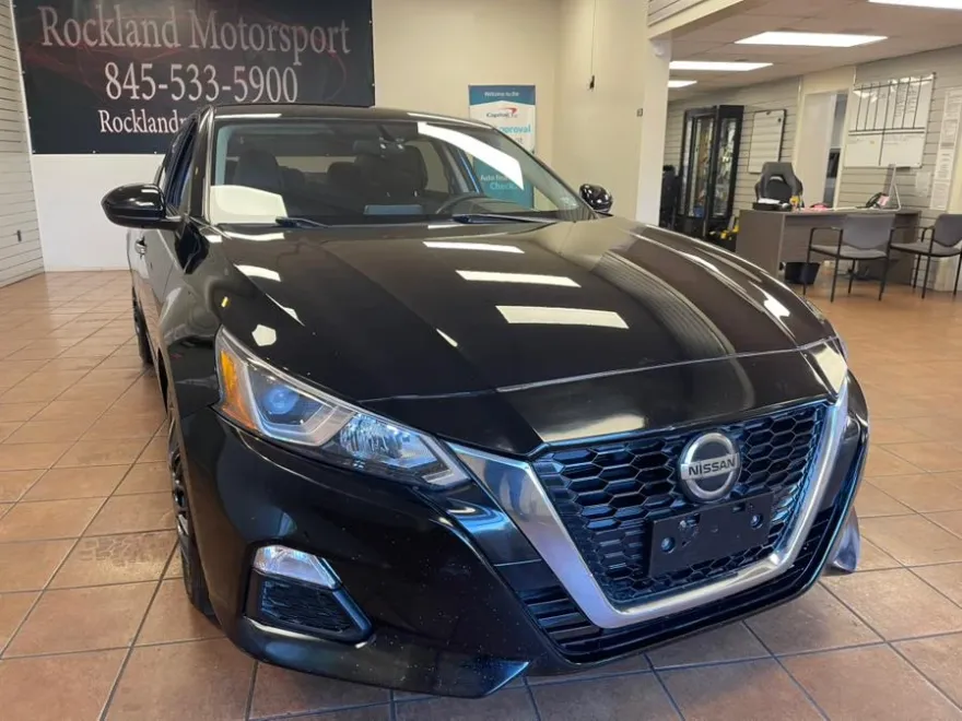 2020 Nissan Altima 2.5 photo 1