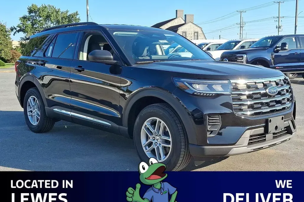 2025 Ford Explorer photo 1