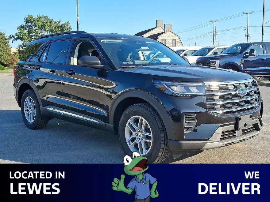 2025 Ford Explorer photo 1
