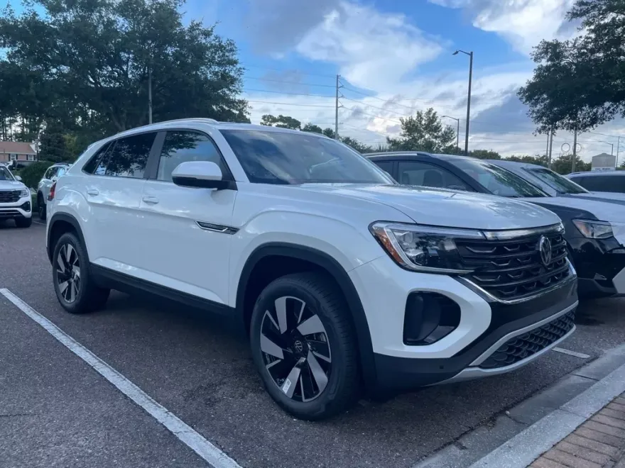 2026 Volkswagen Atlas Cross Sport SE Technology photo 1