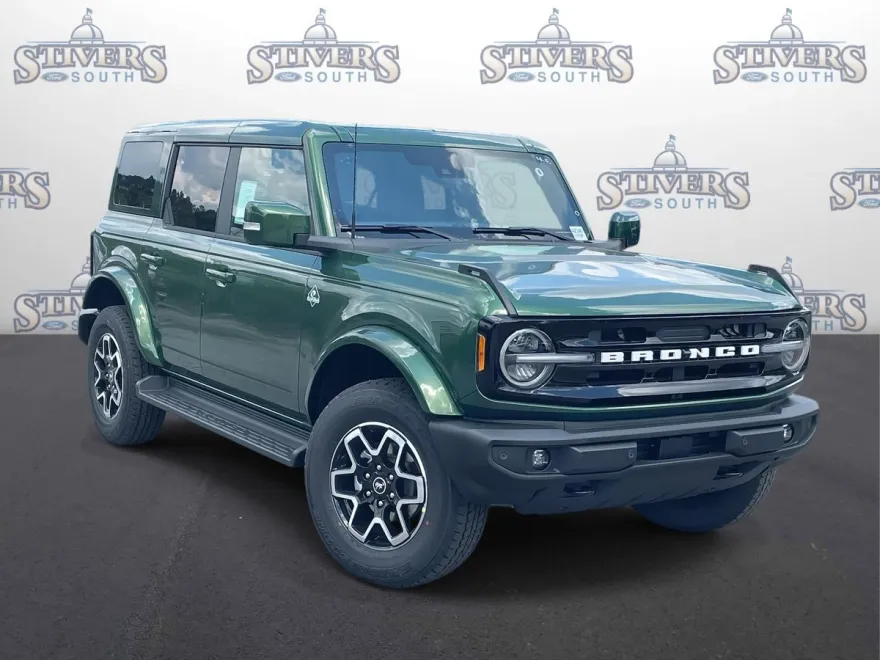 2025 Ford Bronco Outer Banks photo 1
