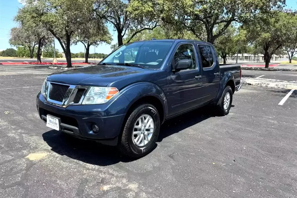 2016 Nissan Frontier SV photo 1