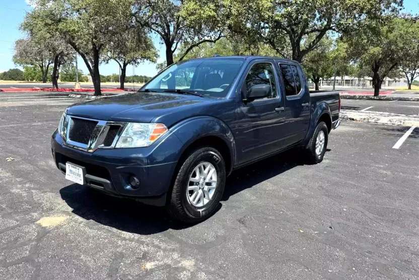 2016 Nissan Frontier SV photo 1