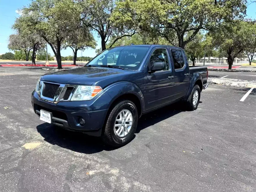 2016 Nissan Frontier SV photo 1