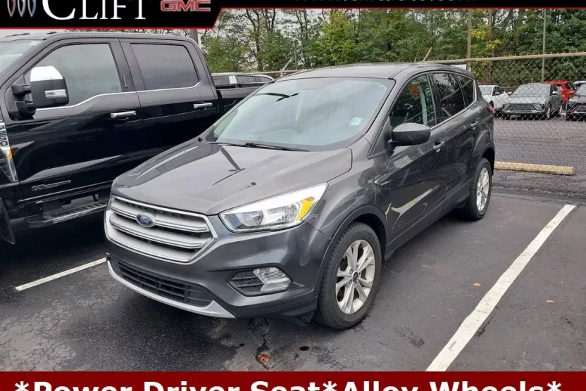 2017 Ford Escape SE photo 1