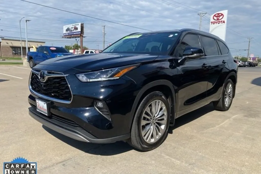 2024 Toyota Highlander Platinum photo 1