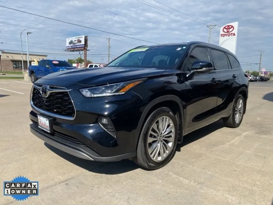 2024 Toyota Highlander Platinum photo 1
