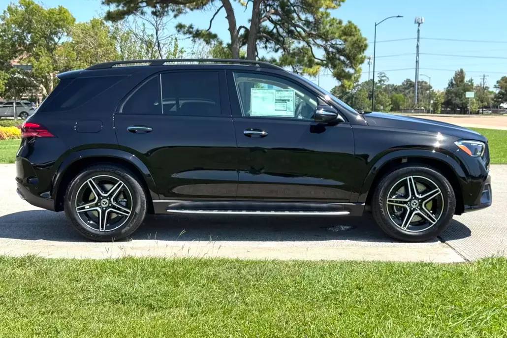 2026 Mercedes Benz GLE 450 4MATIC photo 1
