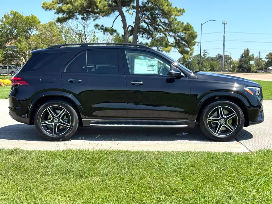 2026 Mercedes Benz GLE 450 4MATIC photo 1