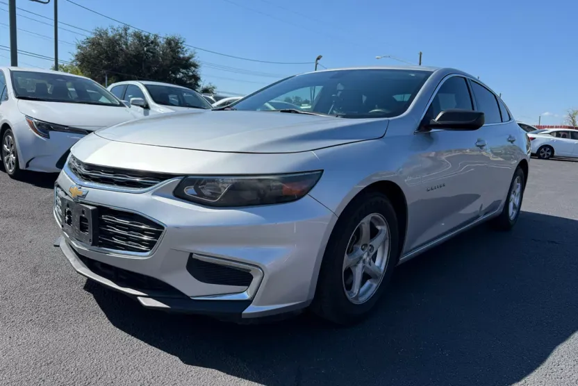 2017 Chevrolet Malibu LS photo 1