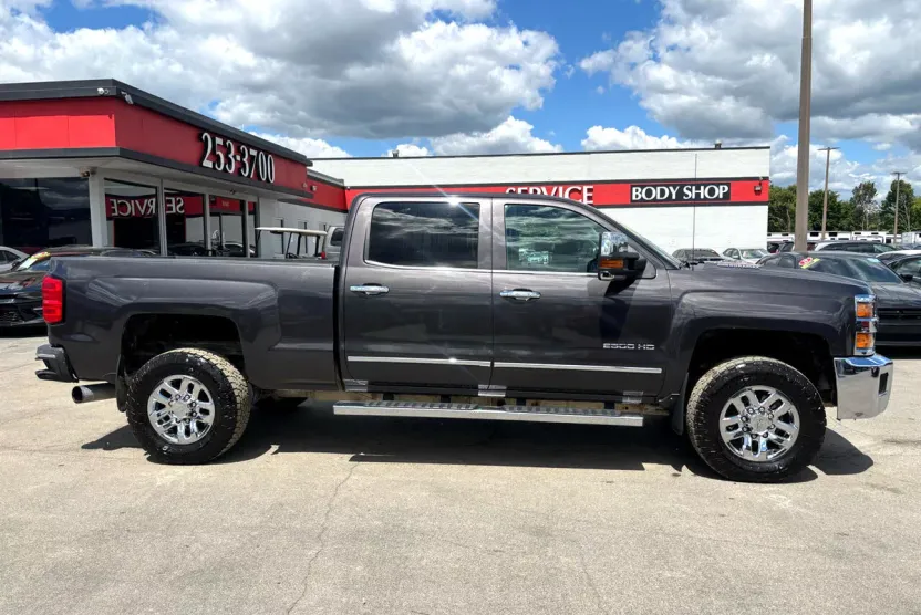 2015 Chevrolet Silverado 2500HD LTZ photo 1