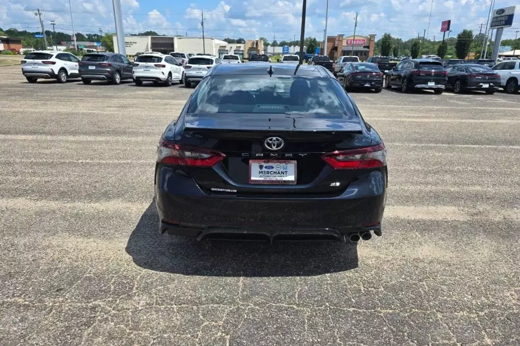 2024 Toyota Camry SE photo 1