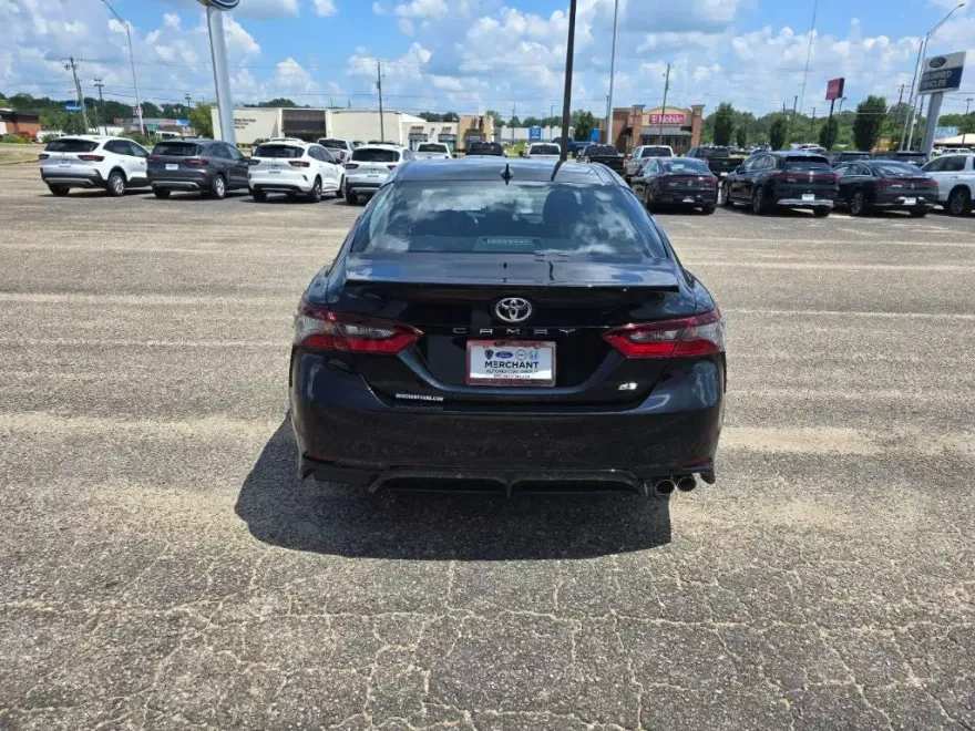 2024 Toyota Camry SE photo 1