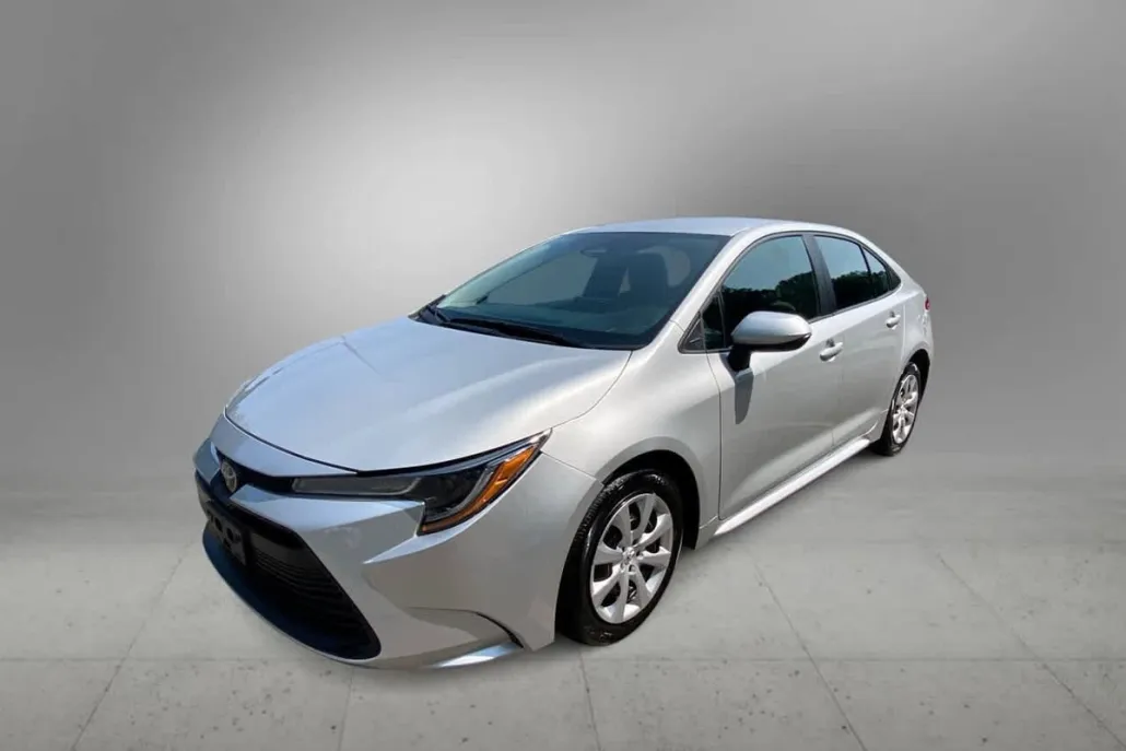 2024 Toyota Corolla LE photo 1