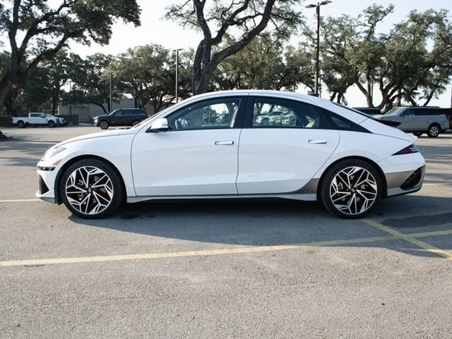 2023 Hyundai Ioniq 6 SEL photo 1