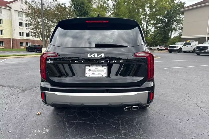 2025 Kia Telluride S photo 1