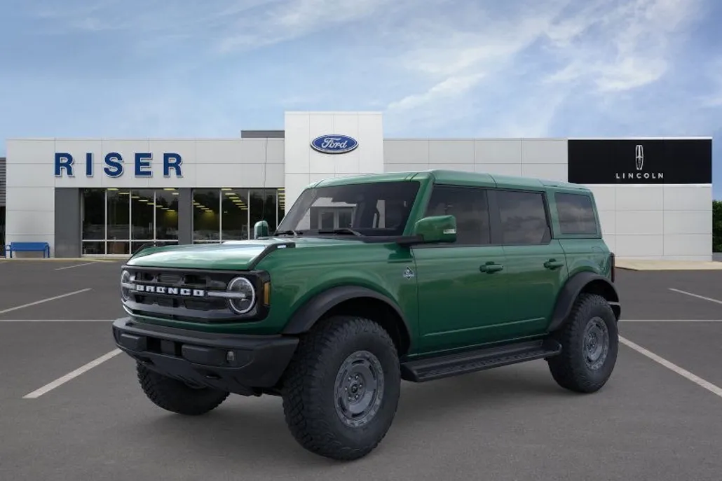 2025 Ford Bronco Outer Banks photo 1